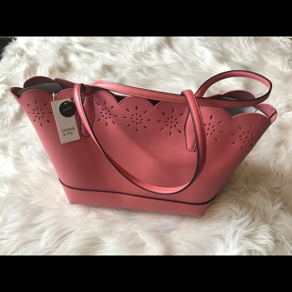 Crown &Ivy leather bag - Picture 2 of 4